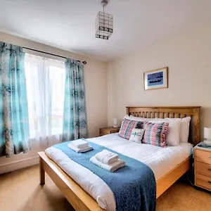 Guestready - Bright Spacious 2bdr Flat Edinburgh